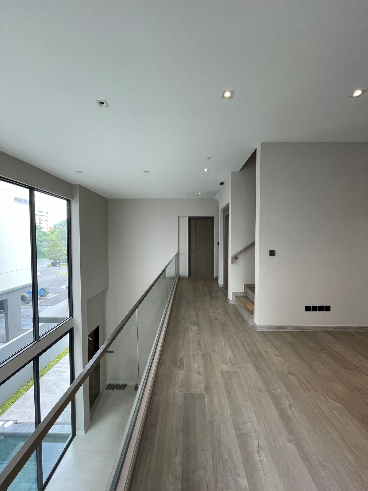 ขายบ้านพระราม 9 เพชรบุรีตัดใหม่ RCA : ขายอาร์เทล อโศก – พระราม 9 แบบบ้าน ARCHE ที่สุดแห่งความหรูหรา บ้านแฝด 3.5 ชั้น พร้อมสระว่ายน้ำส่วนตัวและลิฟต์ส่วนตัว โดดเด่นด้วยดีไซน์หรูหรา ทันสมัย และพื้นที่ใช้สอยที่กว้างขวาง เดินทางสะดวกสบาย ใกล้โรงเรียนนานาชาติและห้างสรรพสินค้า 