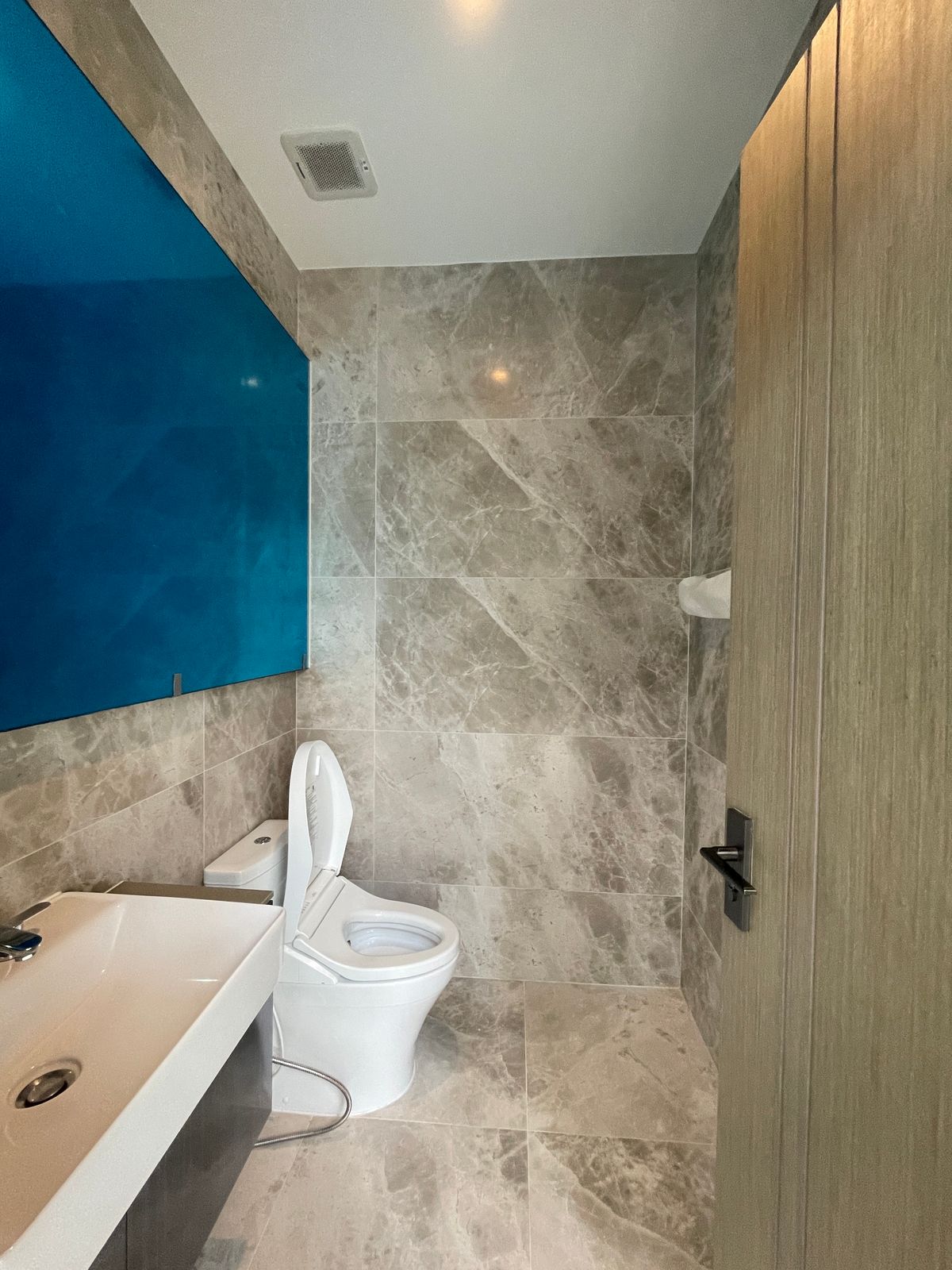 ขายบ้านพระราม 9 เพชรบุรีตัดใหม่ RCA : ขายอาร์เทล อโศก – พระราม 9 แบบบ้าน ARCHE ที่สุดแห่งความหรูหรา บ้านแฝด 3.5 ชั้น พร้อมสระว่ายน้ำส่วนตัวและลิฟต์ส่วนตัว โดดเด่นด้วยดีไซน์หรูหรา ทันสมัย และพื้นที่ใช้สอยที่กว้างขวาง เดินทางสะดวกสบาย ใกล้โรงเรียนนานาชาติและห้างสรรพสินค้า 