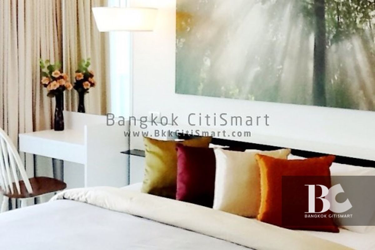 ขายคอนโดวงเวียนใหญ่ เจริญนคร : The River  ห้องขนาด 65 sq.m.  1 ห้องนอน  1 ห้องน้ำ  ชั้น 47   ราคา 16,560,000   Line : stampp2829  098-8674969 