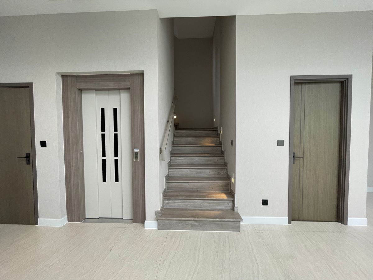 ขายบ้านพระราม 9 เพชรบุรีตัดใหม่ RCA : ขายอาร์เทล อโศก – พระราม 9 แบบบ้าน ARCHE ที่สุดแห่งความหรูหรา บ้านแฝด 3.5 ชั้น พร้อมสระว่ายน้ำส่วนตัวและลิฟต์ส่วนตัว โดดเด่นด้วยดีไซน์หรูหรา ทันสมัย และพื้นที่ใช้สอยที่กว้างขวาง เดินทางสะดวกสบาย ใกล้โรงเรียนนานาชาติและห้างสรรพสินค้า 