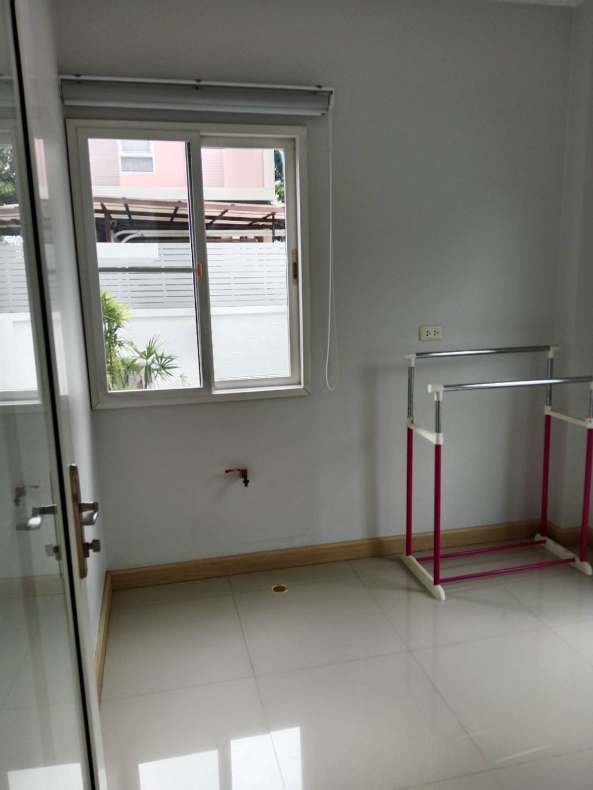 ขายบ้านมีนบุรี-ร่มเกล้า : พาร์คเวย์ ชาเล่ต์ รามคำแหง / 3 ห้องนอน (ขาย), Parkway Chalet Ramkhamhaeng / 3 Bedrooms (FOR SALE) AA375