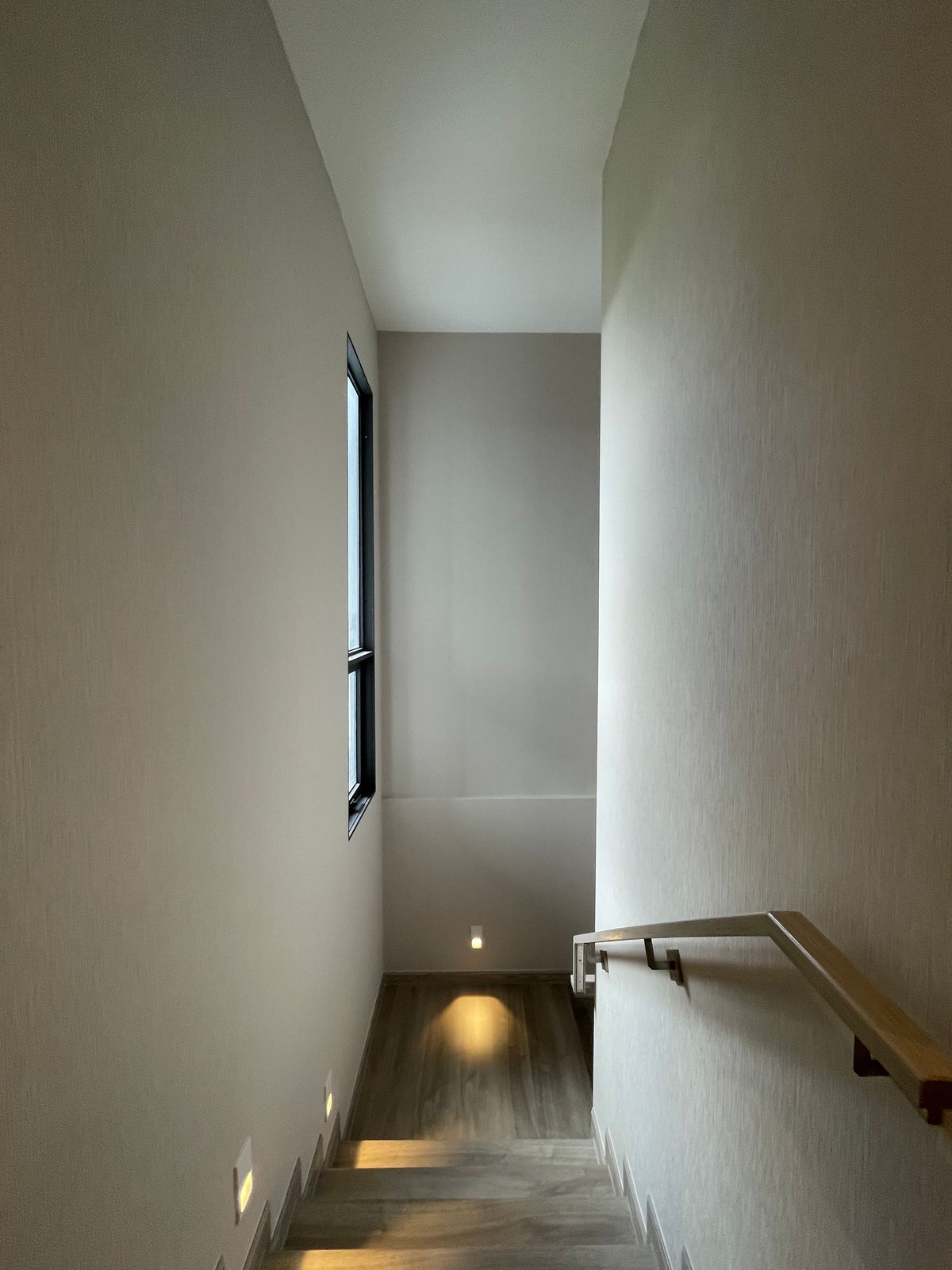 ขายบ้านพระราม 9 เพชรบุรีตัดใหม่ RCA : ขายอาร์เทล อโศก – พระราม 9 แบบบ้าน ARCHE ที่สุดแห่งความหรูหรา บ้านแฝด 3.5 ชั้น พร้อมสระว่ายน้ำส่วนตัวและลิฟต์ส่วนตัว โดดเด่นด้วยดีไซน์หรูหรา ทันสมัย และพื้นที่ใช้สอยที่กว้างขวาง เดินทางสะดวกสบาย ใกล้โรงเรียนนานาชาติและห้างสรรพสินค้า 