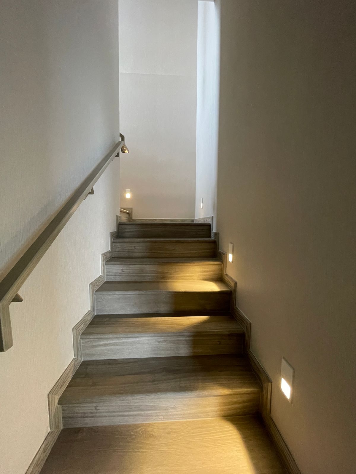 ขายบ้านพระราม 9 เพชรบุรีตัดใหม่ RCA : ขายอาร์เทล อโศก – พระราม 9 แบบบ้าน ARCHE ที่สุดแห่งความหรูหรา บ้านแฝด 3.5 ชั้น พร้อมสระว่ายน้ำส่วนตัวและลิฟต์ส่วนตัว โดดเด่นด้วยดีไซน์หรูหรา ทันสมัย และพื้นที่ใช้สอยที่กว้างขวาง เดินทางสะดวกสบาย ใกล้โรงเรียนนานาชาติและห้างสรรพสินค้า 