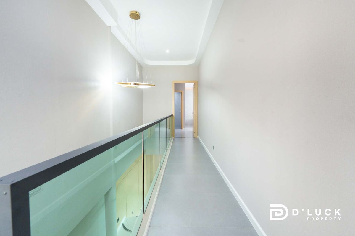 ขายพัทยา บางแสน ชลบุรี สัตหีบ : พูลวิลล่าหรูสไตล์โมเดิร์น ใจกลางพัทยา พร้อมลงทุนปล่อยเช่า 4 ห้องนอน