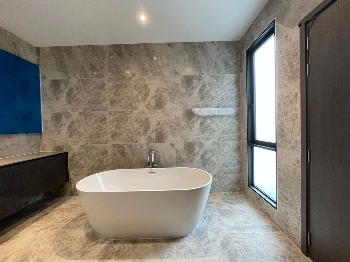 ขายบ้านพระราม 9 เพชรบุรีตัดใหม่ RCA : ขายอาร์เทล อโศก – พระราม 9 แบบบ้าน ARCHE ที่สุดแห่งความหรูหรา บ้านแฝด 3.5 ชั้น พร้อมสระว่ายน้ำส่วนตัวและลิฟต์ส่วนตัว โดดเด่นด้วยดีไซน์หรูหรา ทันสมัย และพื้นที่ใช้สอยที่กว้างขวาง เดินทางสะดวกสบาย ใกล้โรงเรียนนานาชาติและห้างสรรพสินค้า 