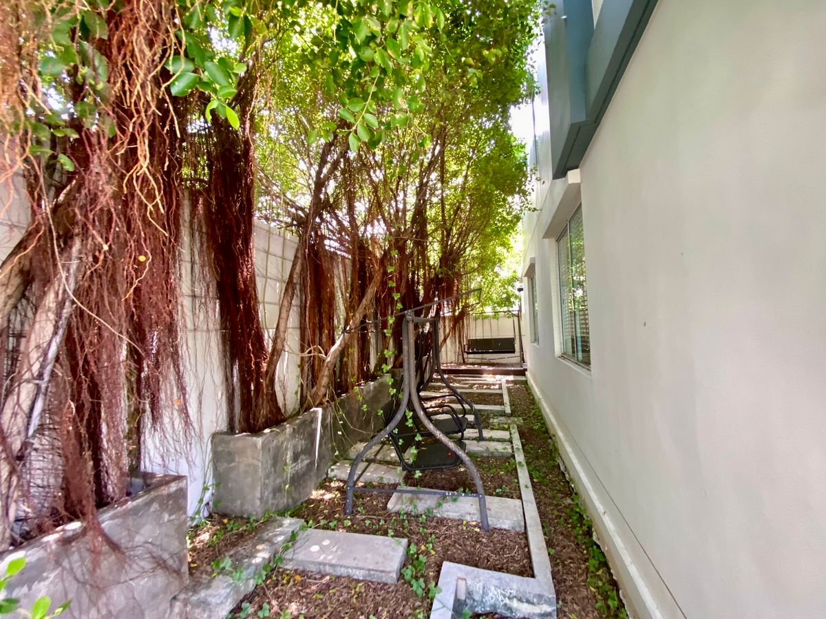 For SaleTownhomePattanakan, Srinakarin : 🌟 Corner Renovated Townhome for Sale – “Town Avenue Rama 9” | Prime Location, Ready to Move In, Ideal for Living or Investment! 🌟