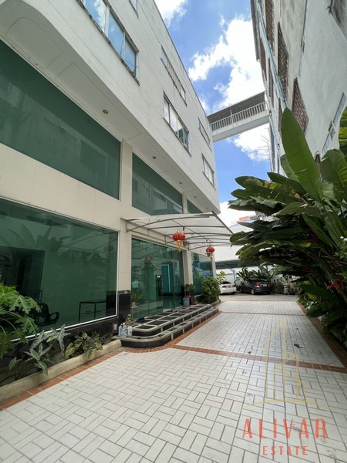 ให้เช่าอาคารพาณิชย์วงเวียนใหญ่ เจริญนคร : RB022623 ให้เช่า อาคารพาณิชย์ 4ชั้น พร้อมโกดัง เจริญนคร 34 (ว่าง เดือนสิงหา 2025)