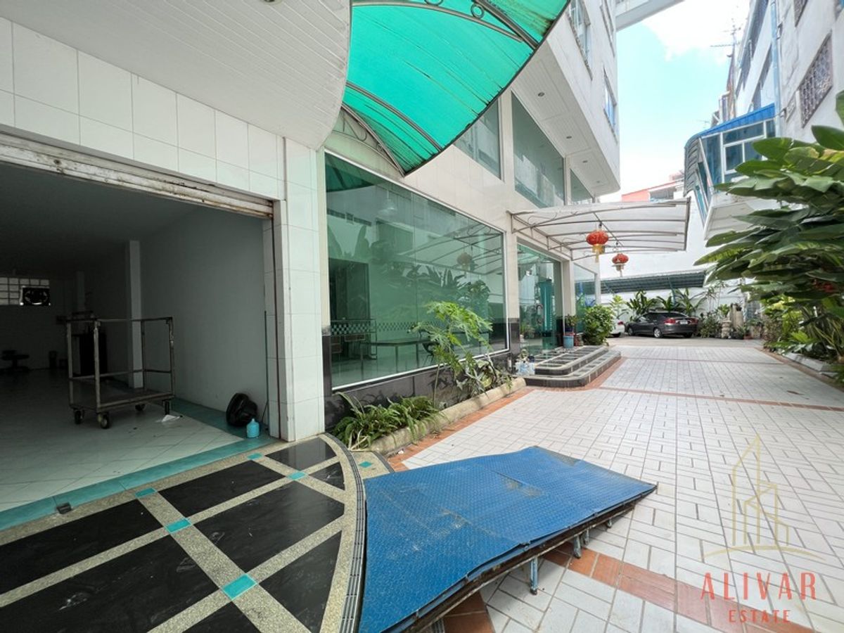 ให้เช่าอาคารพาณิชย์วงเวียนใหญ่ เจริญนคร : RB022623 ให้เช่า อาคารพาณิชย์ 4ชั้น พร้อมโกดัง เจริญนคร 34 (ว่าง เดือนสิงหา 2025)