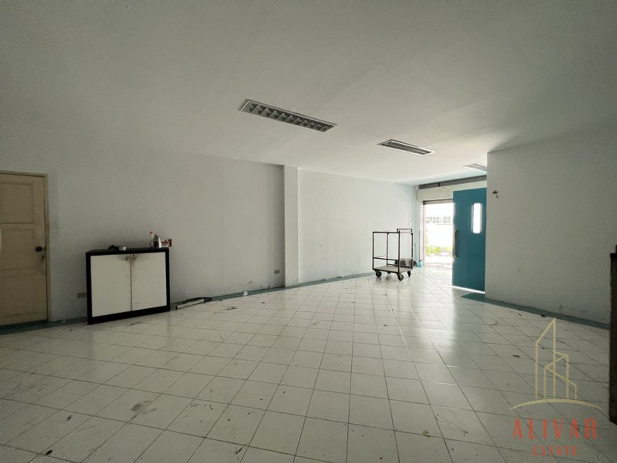 ให้เช่าอาคารพาณิชย์วงเวียนใหญ่ เจริญนคร : RB022623 ให้เช่า อาคารพาณิชย์ 4ชั้น พร้อมโกดัง เจริญนคร 34 (ว่าง เดือนสิงหา 2025)