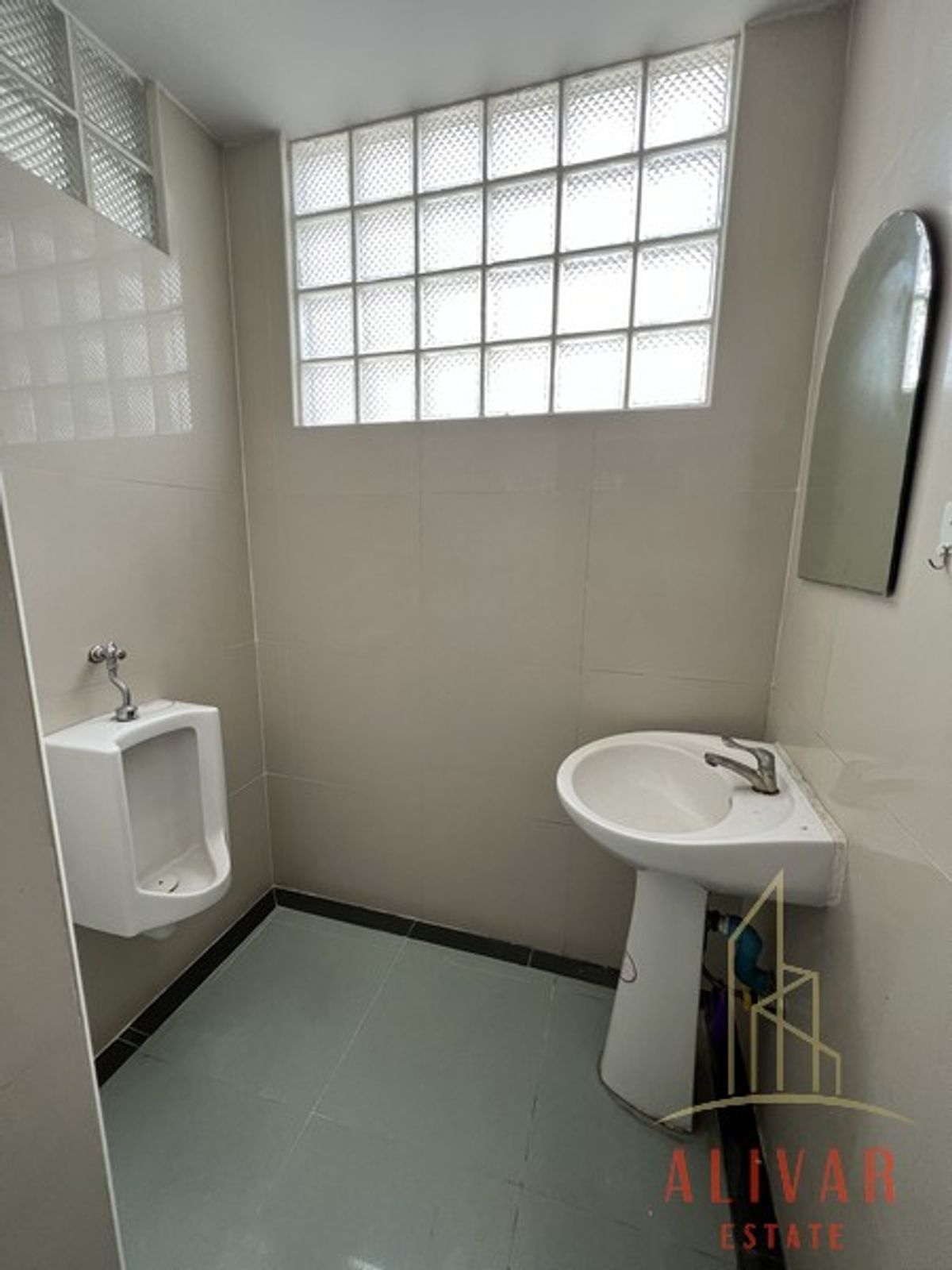 ให้เช่าอาคารพาณิชย์วงเวียนใหญ่ เจริญนคร : RB022623 ให้เช่า อาคารพาณิชย์ 4ชั้น พร้อมโกดัง เจริญนคร 34 (ว่าง เดือนสิงหา 2025)