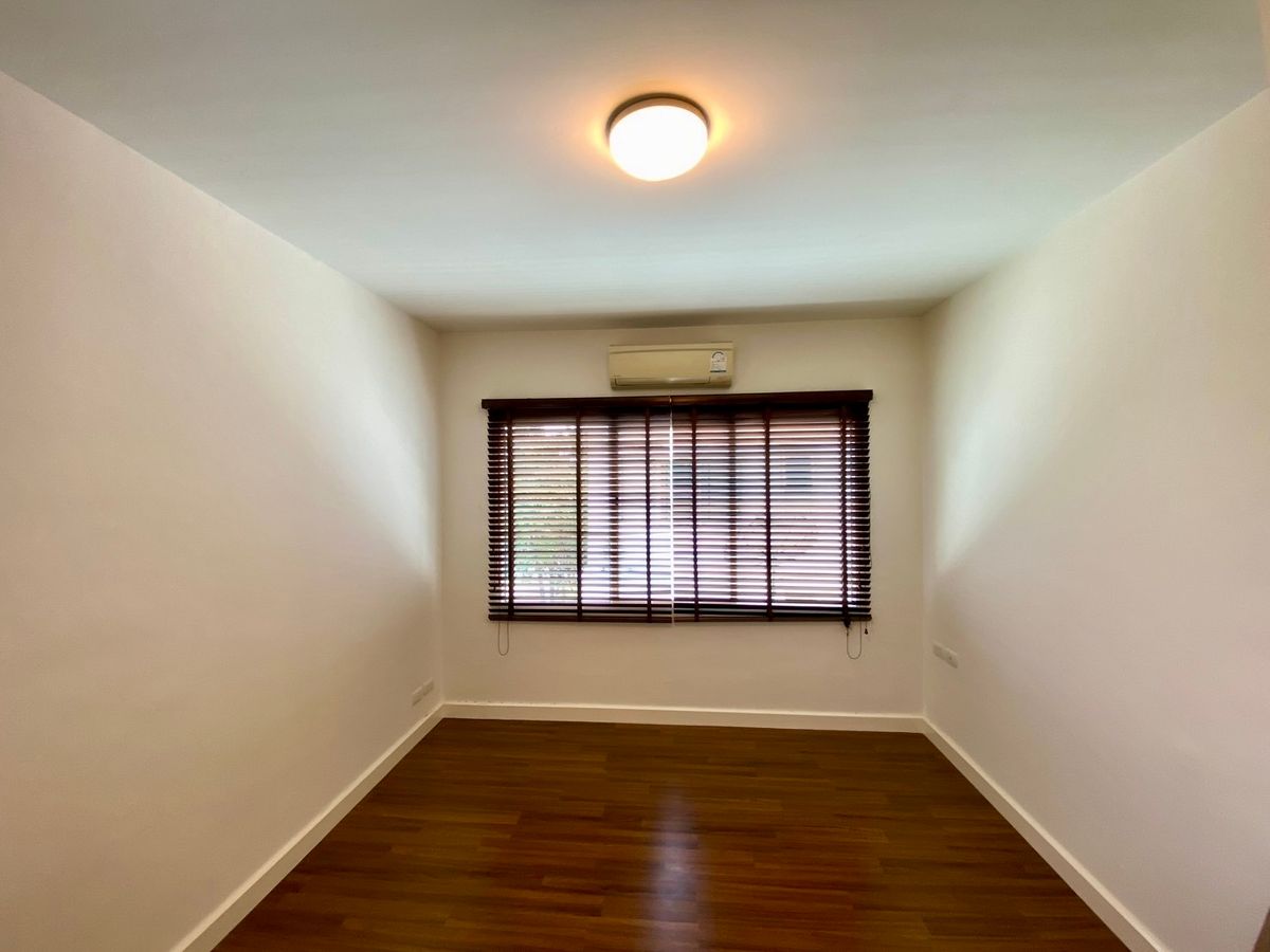For SaleTownhomePattanakan, Srinakarin : 🌟 Corner Renovated Townhome for Sale – “Town Avenue Rama 9” | Prime Location, Ready to Move In, Ideal for Living or Investment! 🌟
