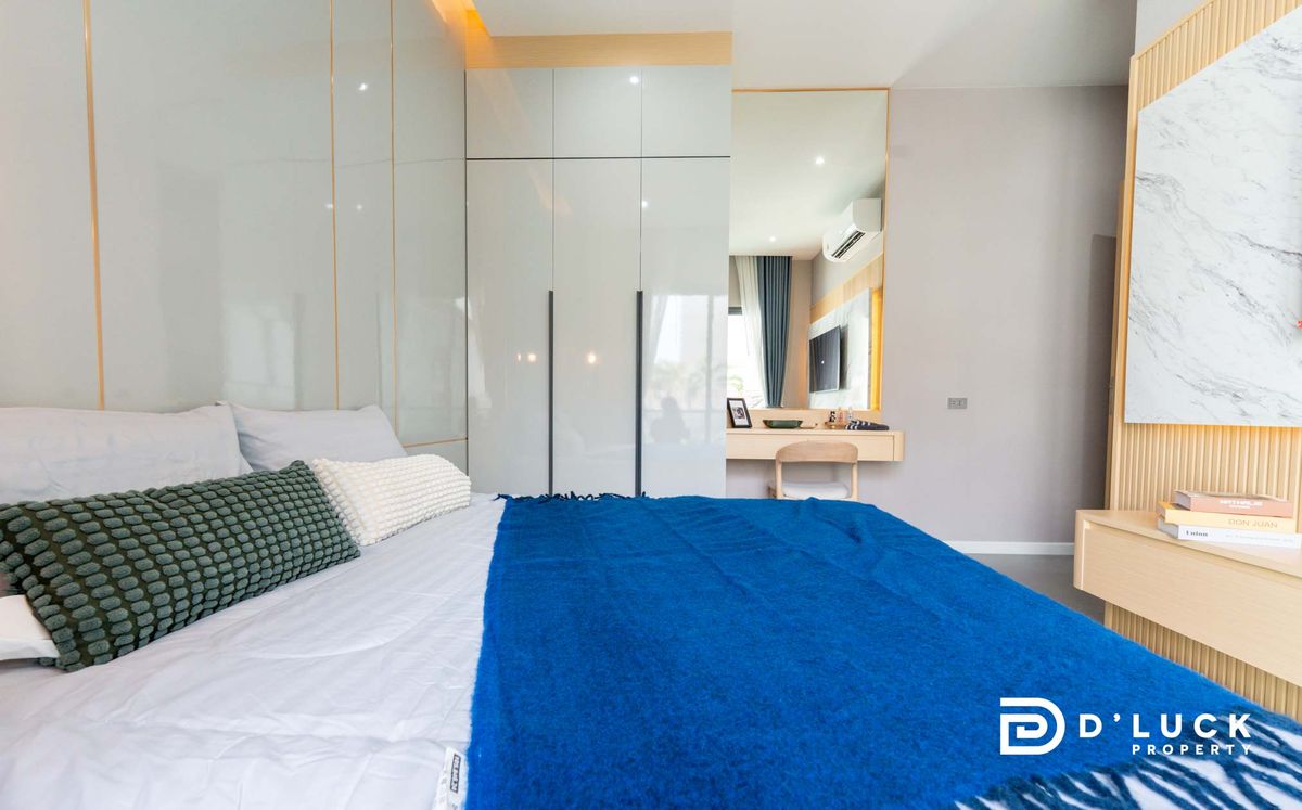 ขายพัทยา บางแสน ชลบุรี สัตหีบ : พูลวิลล่าหรูสไตล์โมเดิร์น ใจกลางพัทยา พร้อมลงทุนปล่อยเช่า 4 ห้องนอน