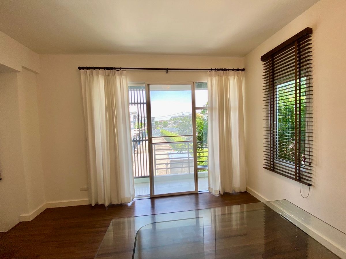 For SaleTownhomePattanakan, Srinakarin : 🌟 Corner Renovated Townhome for Sale – “Town Avenue Rama 9” | Prime Location, Ready to Move In, Ideal for Living or Investment! 🌟