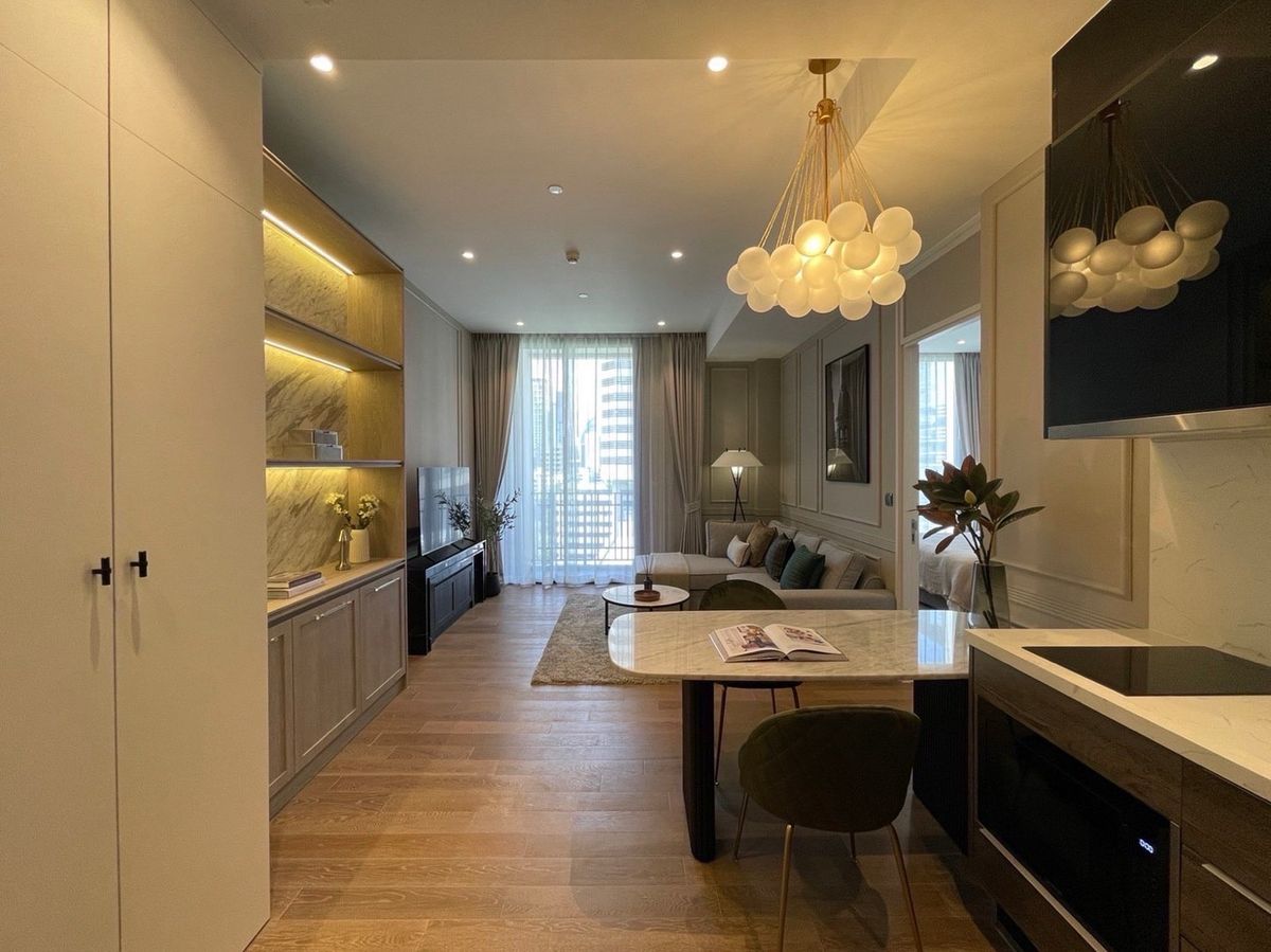 ขายคอนโดวิทยุ ชิดลม หลังสวน : 📢👇ขายพร้อมผู้เช่า ถึง มีนาคม 2569
เหมาะสำหรับนักลงทุน! ห้องพักเป็นที่ต้องการสูง ปล่อยเช่าง่าย อนุญาตให้เลี้ยงสัตว์ได้ ตั้งอยู่ในทำเลศักยภาพใจกลางกรุงเทพฯ  เหมาะสำหรับการลงทุนระยะยาวเพื่อเพิ่มมูลค่าทรัพย์สิน