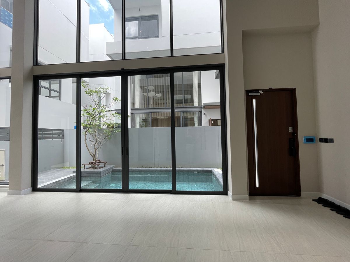 ขายบ้านพระราม 9 เพชรบุรีตัดใหม่ RCA : ขายอาร์เทล อโศก – พระราม 9 แบบบ้าน ARCHE ที่สุดแห่งความหรูหรา บ้านแฝด 3.5 ชั้น พร้อมสระว่ายน้ำส่วนตัวและลิฟต์ส่วนตัว โดดเด่นด้วยดีไซน์หรูหรา ทันสมัย และพื้นที่ใช้สอยที่กว้างขวาง เดินทางสะดวกสบาย ใกล้โรงเรียนนานาชาติและห้างสรรพสินค้า 