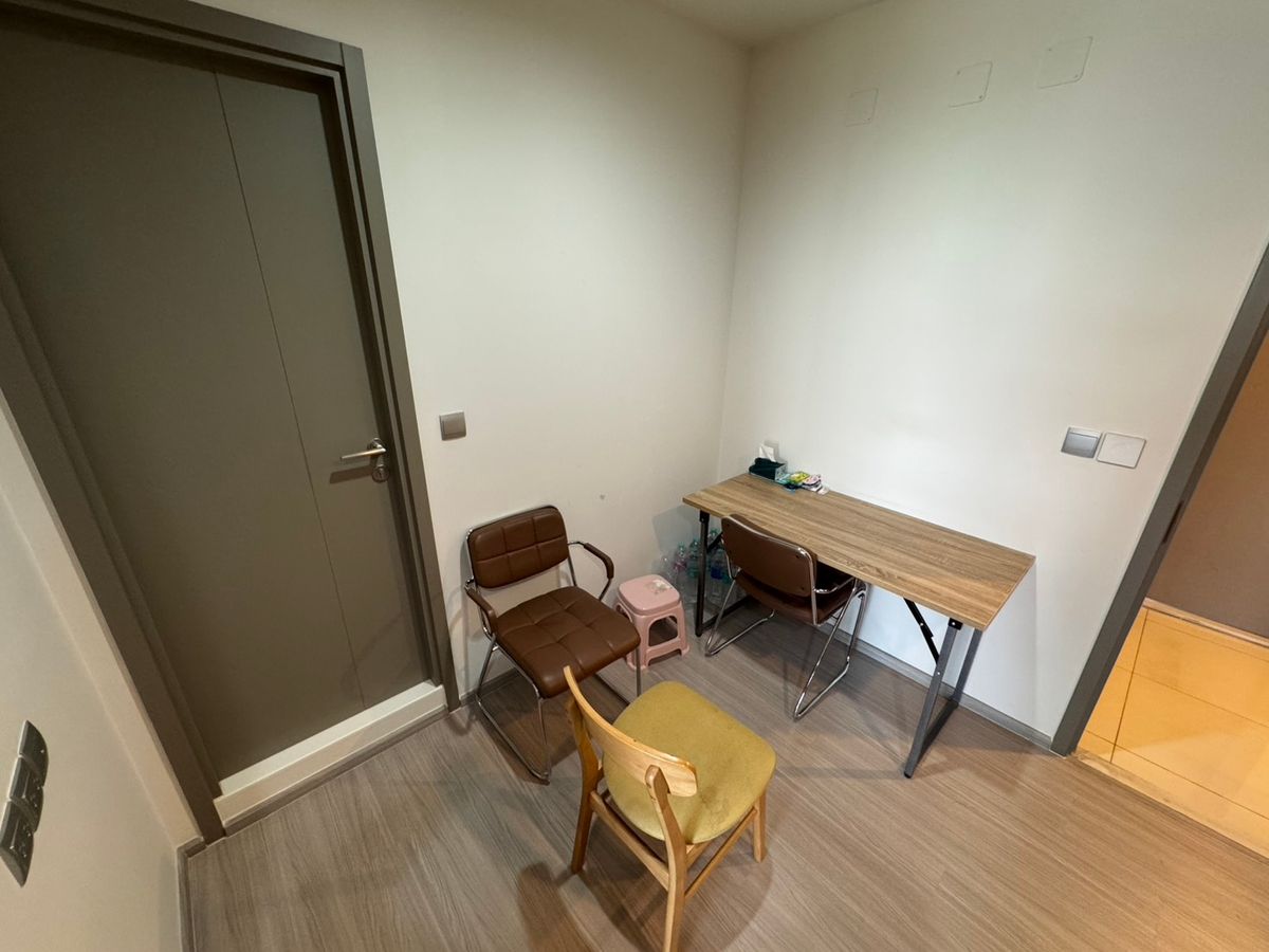 For RentCondoRama9, Petchburi, RCA : Life Asoke Hype rental price 21,500 baht/month [MKR250617]