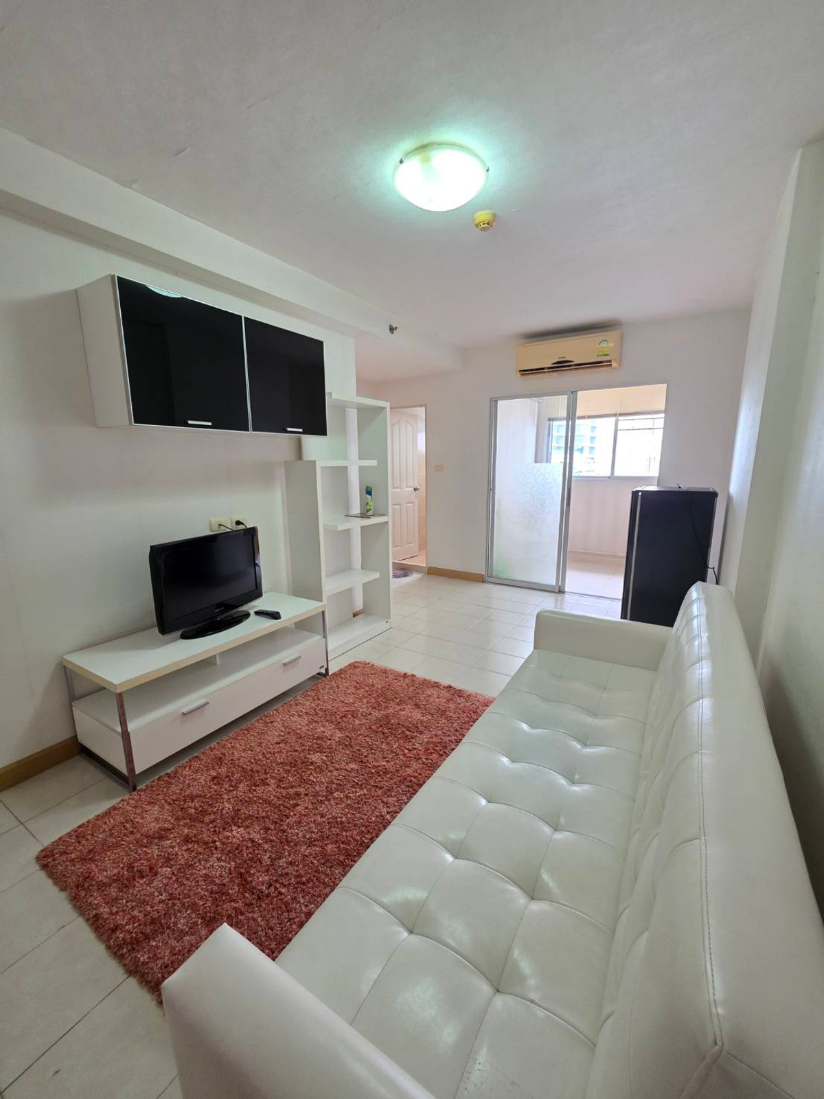 For SaleCondoOnnut, Udomsuk : Near BTS Udomsuk, near the fresh market, very convenient to travel.