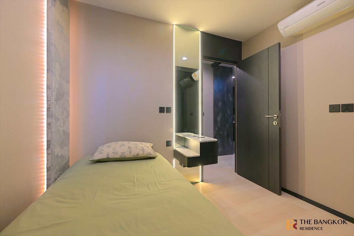 For RentCondoWitthayu, Chidlom, Langsuan, Ploenchit : Life One Wireless, new condo, luxury location on Wireless Road, near BTS Phloen Chit