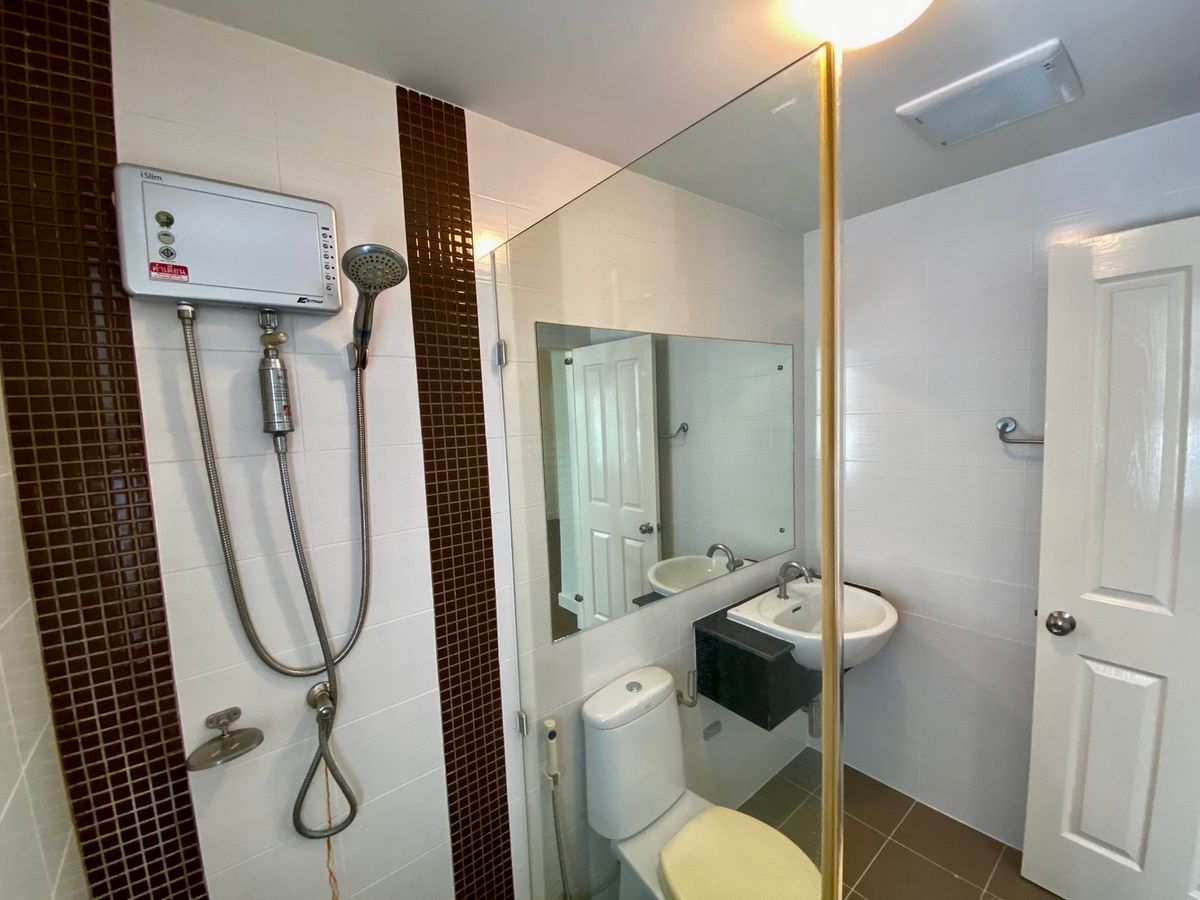 For SaleTownhomePattanakan, Srinakarin : 🌟 Corner Renovated Townhome for Sale – “Town Avenue Rama 9” | Prime Location, Ready to Move In, Ideal for Living or Investment! 🌟