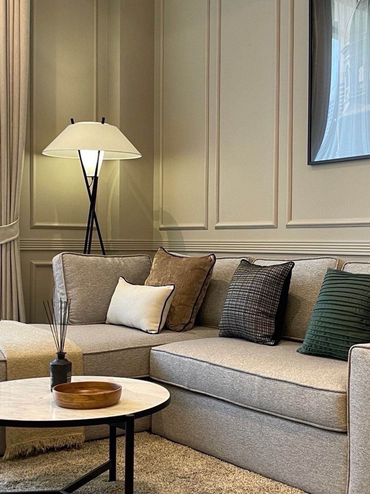 ขายคอนโดวิทยุ ชิดลม หลังสวน : 📢👇ขายพร้อมผู้เช่า ถึง มีนาคม 2569
เหมาะสำหรับนักลงทุน! ห้องพักเป็นที่ต้องการสูง ปล่อยเช่าง่าย อนุญาตให้เลี้ยงสัตว์ได้ ตั้งอยู่ในทำเลศักยภาพใจกลางกรุงเทพฯ  เหมาะสำหรับการลงทุนระยะยาวเพื่อเพิ่มมูลค่าทรัพย์สิน