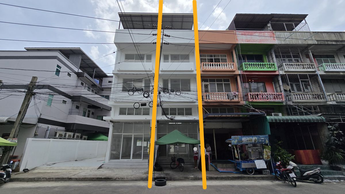 ขายอาคารพาณิชย์พุทธมณฑล ศาลายา : รีโนเวทใหม่แล้ว! จอดรถได้ ใกล้ปากซอย! ขาย อาคารพาณิชย์ ตึกแถว 3ชั้นครึ่ง + ดาดฟ้า 15 ตารางวา ซอย บรมราชชนนี70 ศาลาธรรมสพน์ ทวีวัฒนา ใกล้ตลาดสดธนบุรี เหมาะทำโฮมออฟฟิศ กิจการ ร้านค้า คลินิก! 