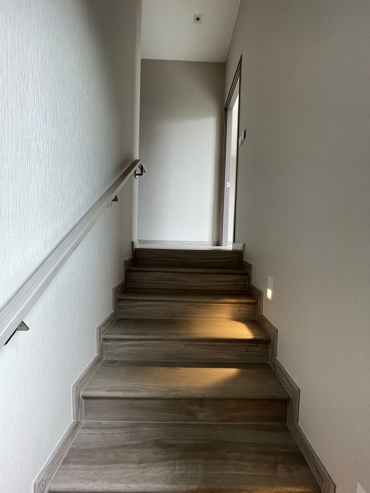 ขายบ้านพระราม 9 เพชรบุรีตัดใหม่ RCA : ขายอาร์เทล อโศก – พระราม 9 แบบบ้าน ARCHE ที่สุดแห่งความหรูหรา บ้านแฝด 3.5 ชั้น พร้อมสระว่ายน้ำส่วนตัวและลิฟต์ส่วนตัว โดดเด่นด้วยดีไซน์หรูหรา ทันสมัย และพื้นที่ใช้สอยที่กว้างขวาง เดินทางสะดวกสบาย ใกล้โรงเรียนนานาชาติและห้างสรรพสินค้า 