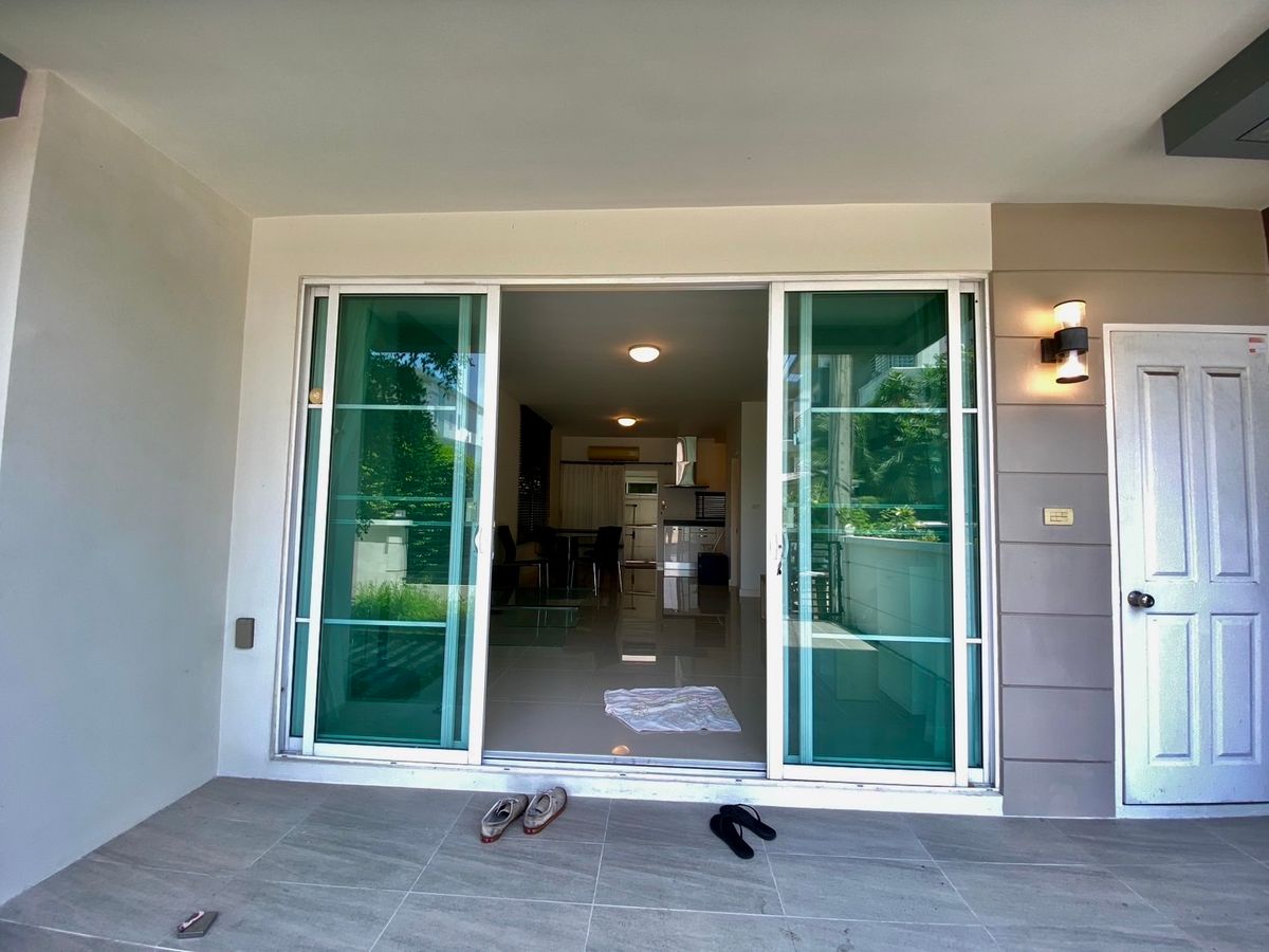 For SaleTownhomePattanakan, Srinakarin : 🌟 Corner Renovated Townhome for Sale – “Town Avenue Rama 9” | Prime Location, Ready to Move In, Ideal for Living or Investment! 🌟