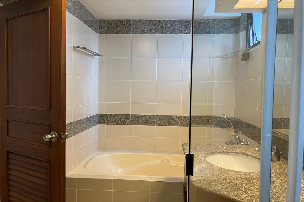 For SaleCondoSukhumvit, Asoke, Thonglor : 🔥 For Sale !!🔥 Code C20230202264..........The President Park Park View Towers, 3 bedroom, 3 bathroom, high floor 22++, Partly Furnished, Special Deal!!📣📣