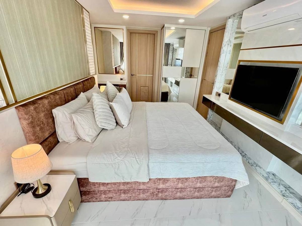 For RentCondoPattaya, Bangsaen, Chonburi : WS674 ✨ Luxury condo in the heart of Pattaya, Dusit Grand Park 2, rent only 30,000 baht/month.