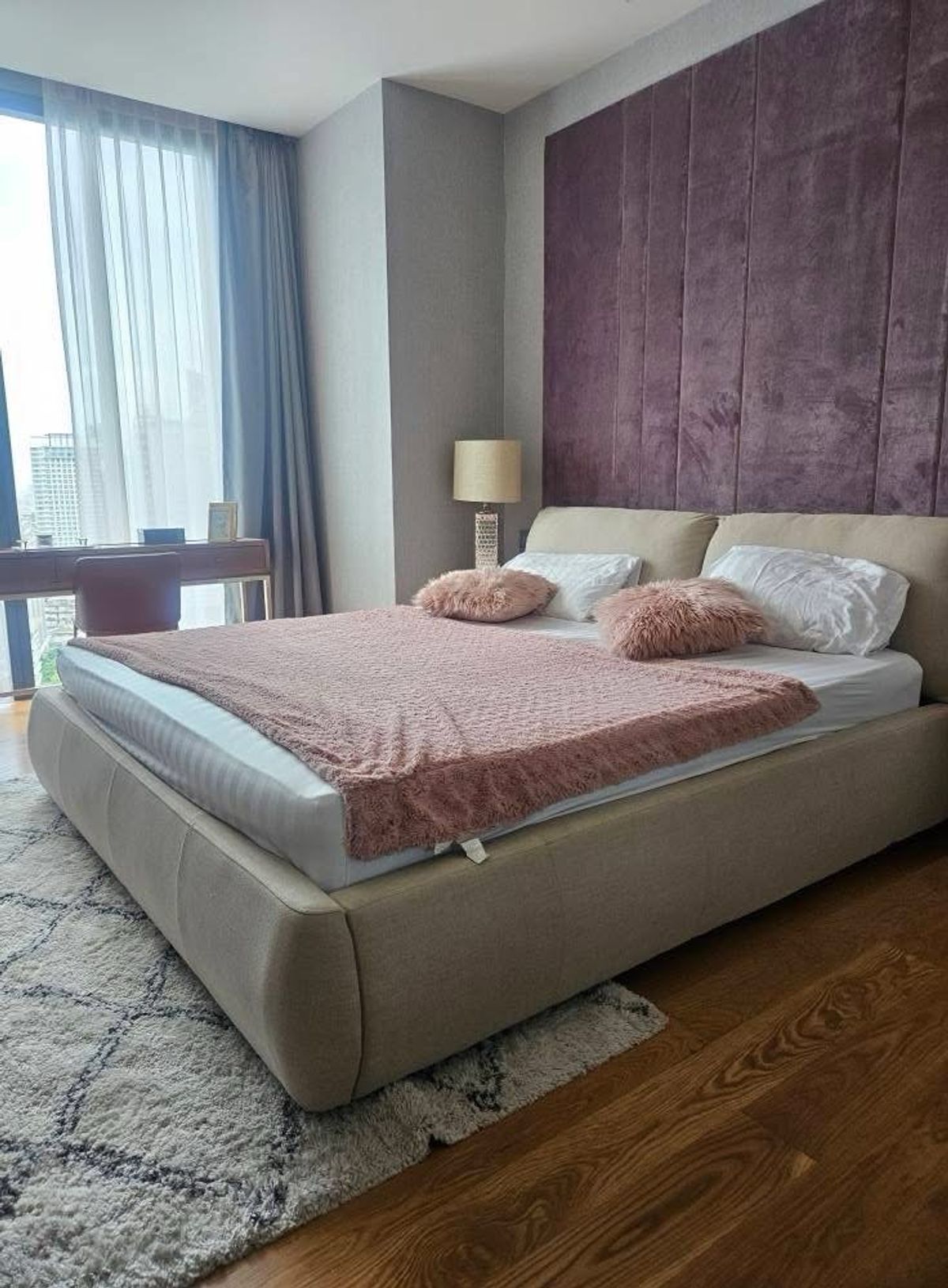 For RentCondoSukhumvit, Asoke, Thonglor : BEATNIQ Thonglor condo for rent, luxury condo in the heart of Sukhumvit Beautiful room Can carry the bag in Interested to say hello.