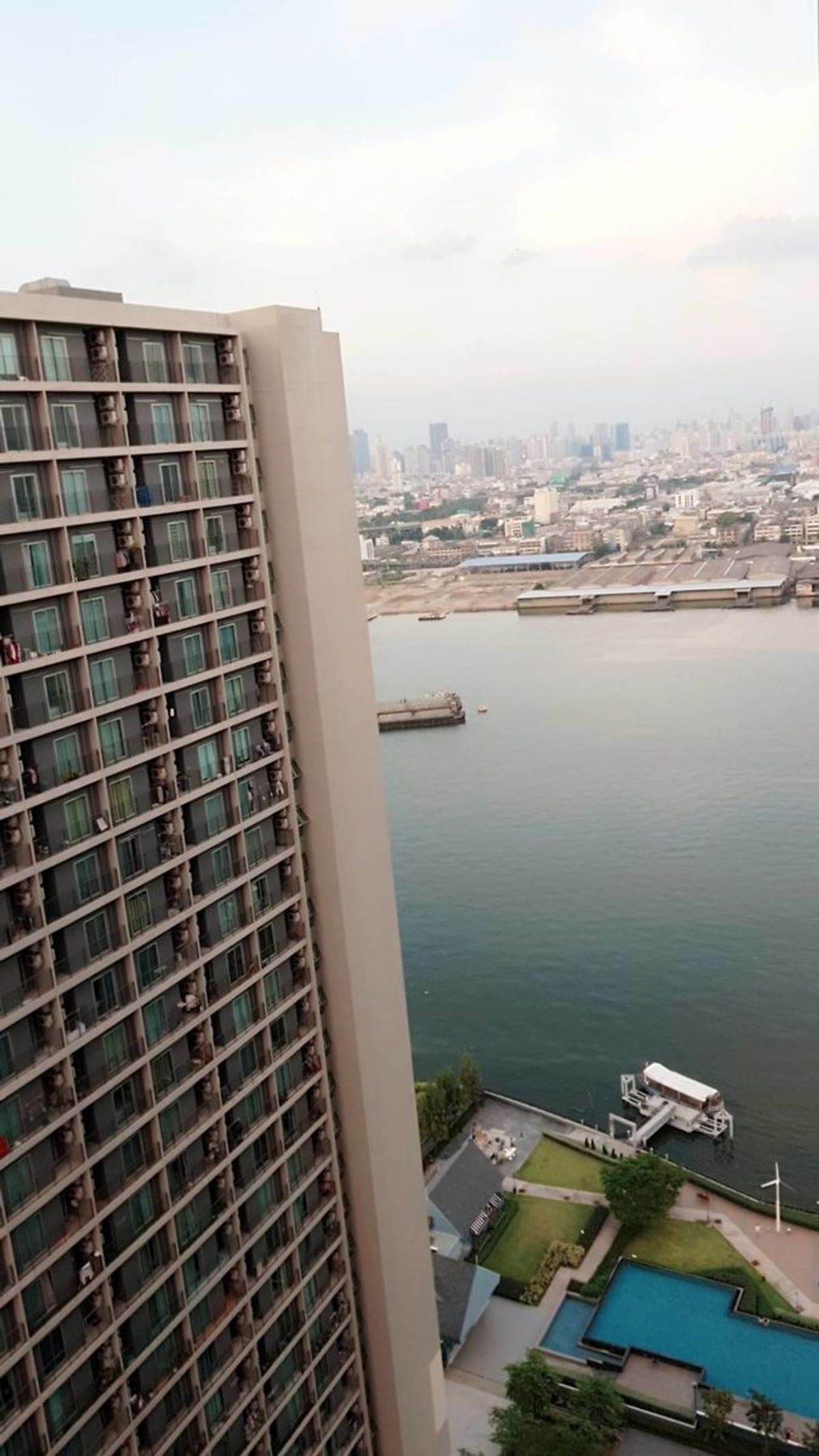 For RentCondoRathburana, Suksawat :  Stunning River View Condo – Just ฿8,500/Month!