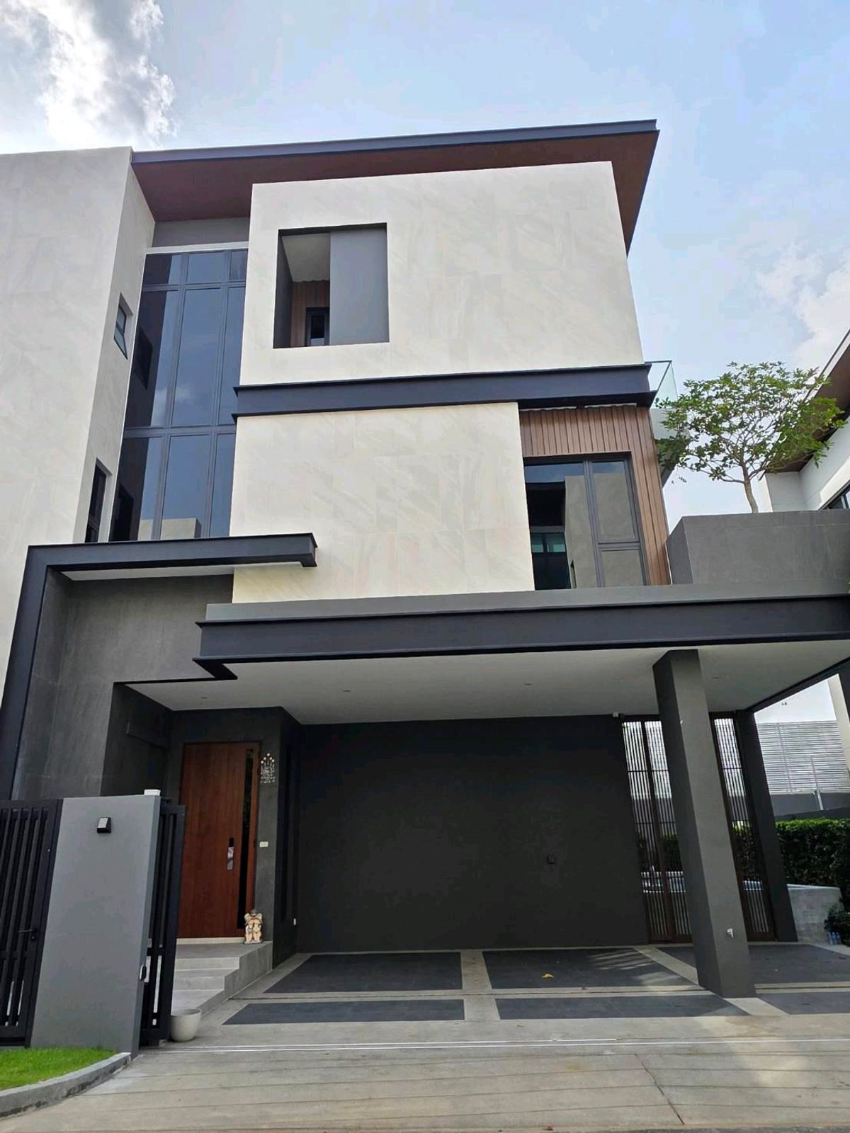 For RentHouseYothinpattana,CDC : 🔥🔥🔥 Private Pool Villa 3 -story house for rent, Super Luxury level in Ram Inthra express area 🔥🔥🔥