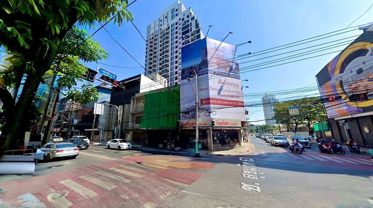 For RentTownhomeSukhumvit, Asoke, Thonglor : 🔥🔥🔥☀️Best Deal in Ekkamai! Classy and Wealthy Area! Offers Exclusive Price X Prime Location opposite DONKI Mall Thonglor – 120,000 THB/month 🎉
