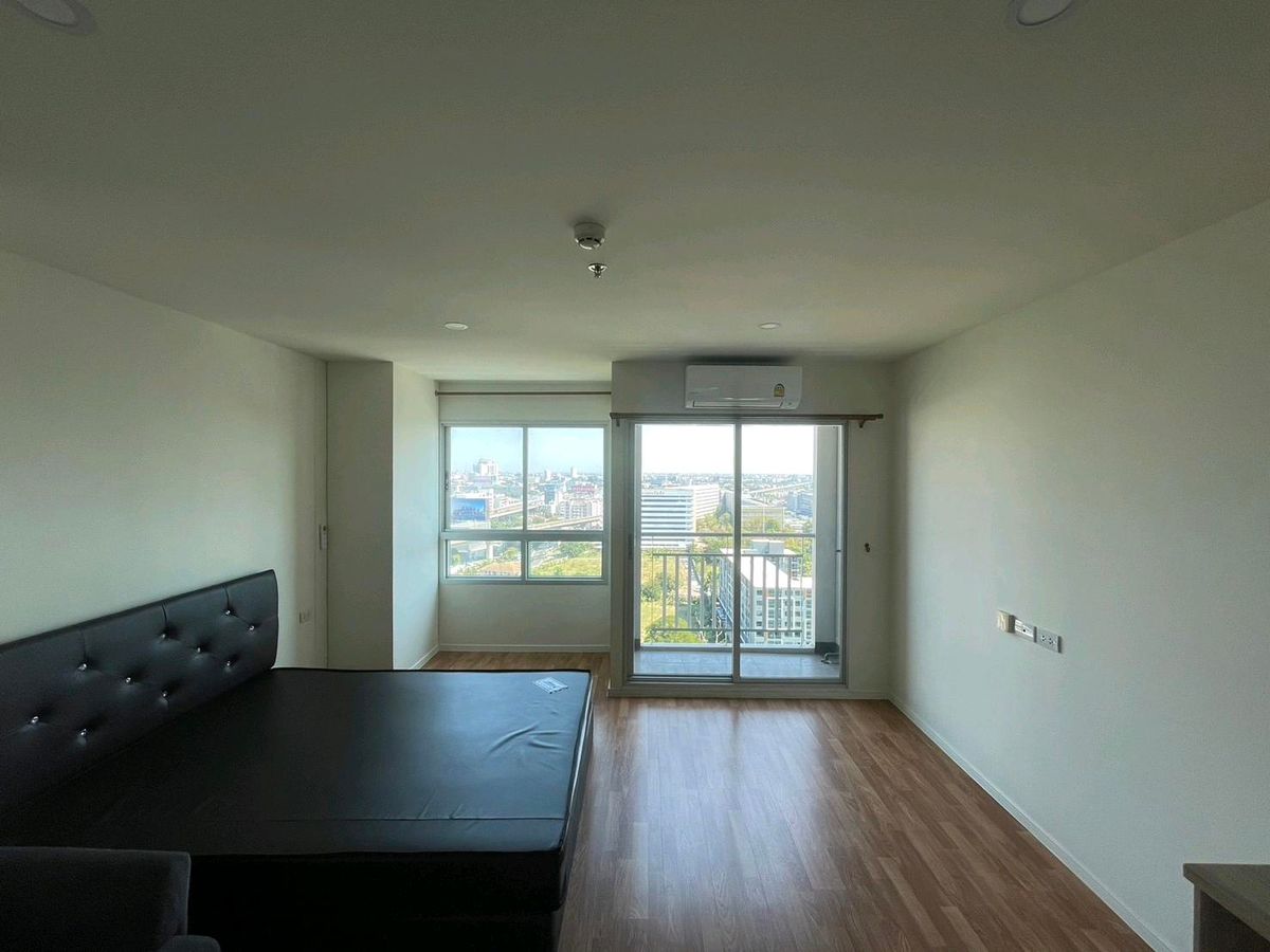 For SaleCondoPattanakan, Srinakarin : Luxurious condo for sale near electric train facilities