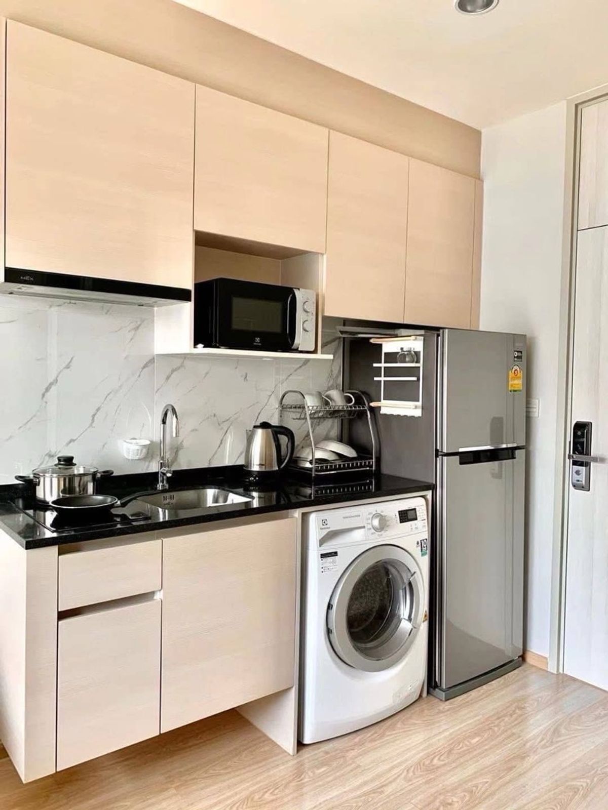 For RentCondoRatchadapisek, Huaikwang, Suttisan : For Rent : Noble Revolve Ratchada 2
MRT Thiland Cultural Center
( 54 Sqm , 2 Bedroom )