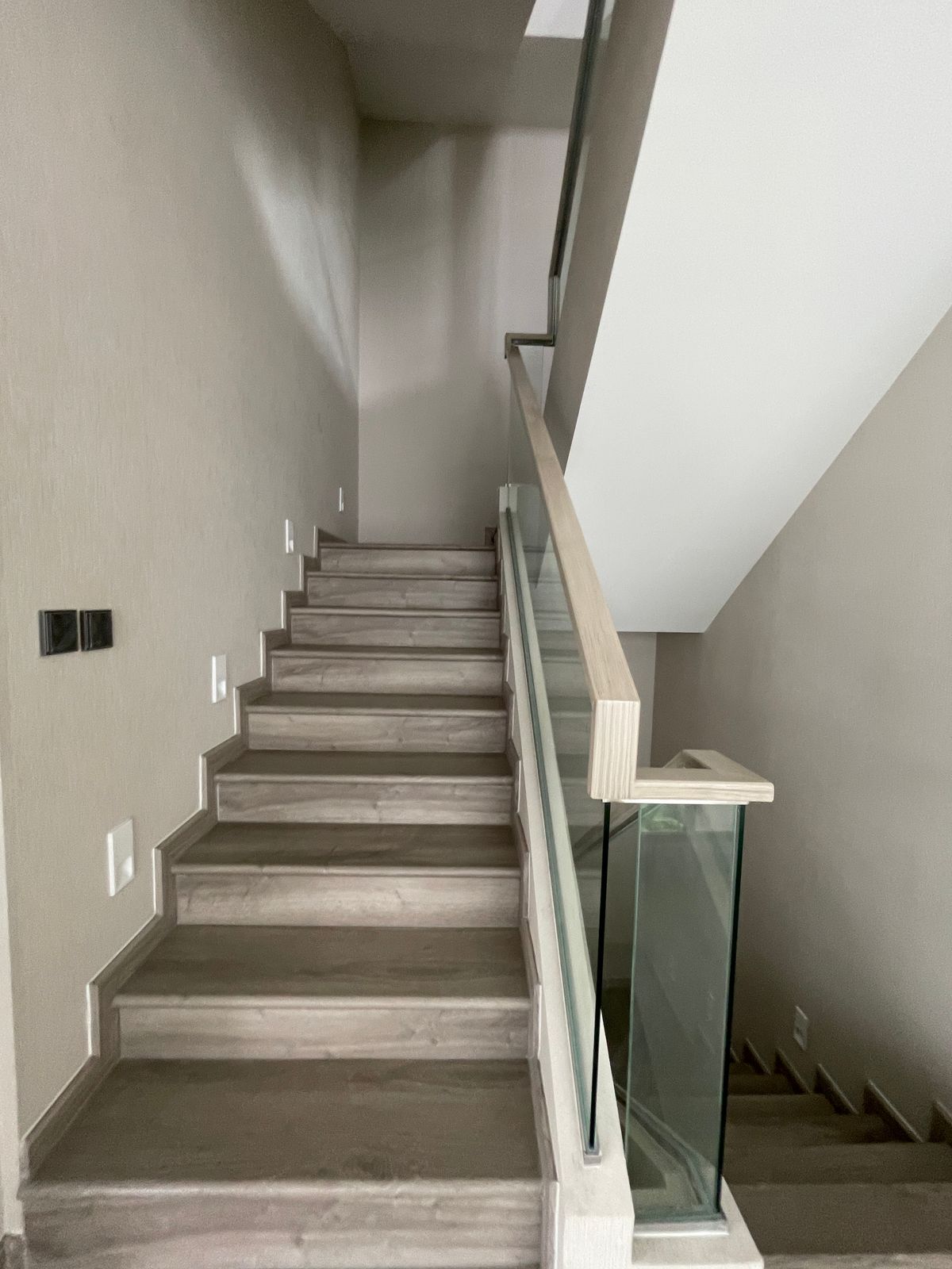 ขายบ้านพระราม 9 เพชรบุรีตัดใหม่ RCA : ขายบ้านAPEX (เอ-เพ็กซ์) อาร์เทล อโศก – พระราม 9 บ้านเดี่ยว 3.5 ชั้น พร้อมสระว่ายน้ำส่วนตัวและลิฟต์ ทำเลทองพระราม 9 ตอบโจทย์ทุกไลฟ์สไตล์ครอบครัวใหญ่ รายล้อมด้วยสิ่งอำนวยความสะดวกครบครัน