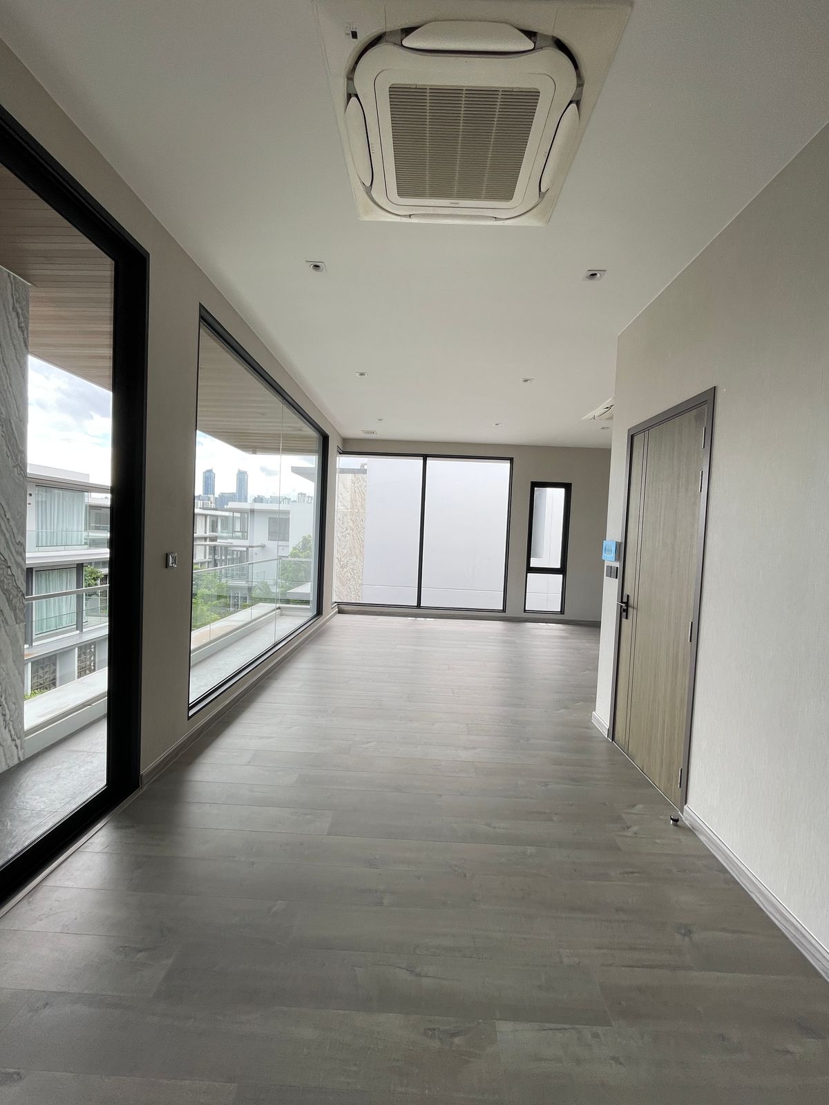 ขายบ้านพระราม 9 เพชรบุรีตัดใหม่ RCA : ขายบ้านAPEX (เอ-เพ็กซ์) อาร์เทล อโศก – พระราม 9 บ้านเดี่ยว 3.5 ชั้น พร้อมสระว่ายน้ำส่วนตัวและลิฟต์ ทำเลทองพระราม 9 ตอบโจทย์ทุกไลฟ์สไตล์ครอบครัวใหญ่ รายล้อมด้วยสิ่งอำนวยความสะดวกครบครัน