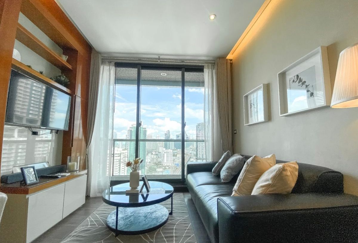 For RentCondoSukhumvit, Asoke, Thonglor : Rent a Sukhumvit 28, big room, beautiful, close to BTS Phrom Phong. Interested in Atline.@841QLNR