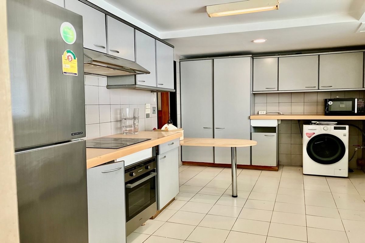 For SaleCondoSukhumvit, Asoke, Thonglor : 🔥 For Sale !!🔥 Code C20230202264..........The President Park Park View Towers, 3 bedroom, 3 bathroom, high floor 22++, Partly Furnished, Special Deal!!📣📣