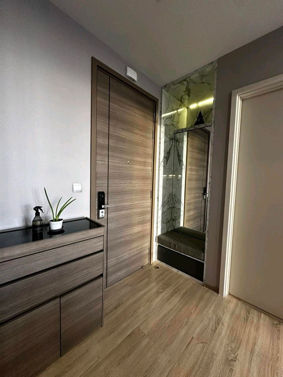 ให้เช่าคอนโดสะพานควาย จตุจักร : The Line Phahonyothin Pradipat 1 Bedroom 40 sqm. High floor For Rent 