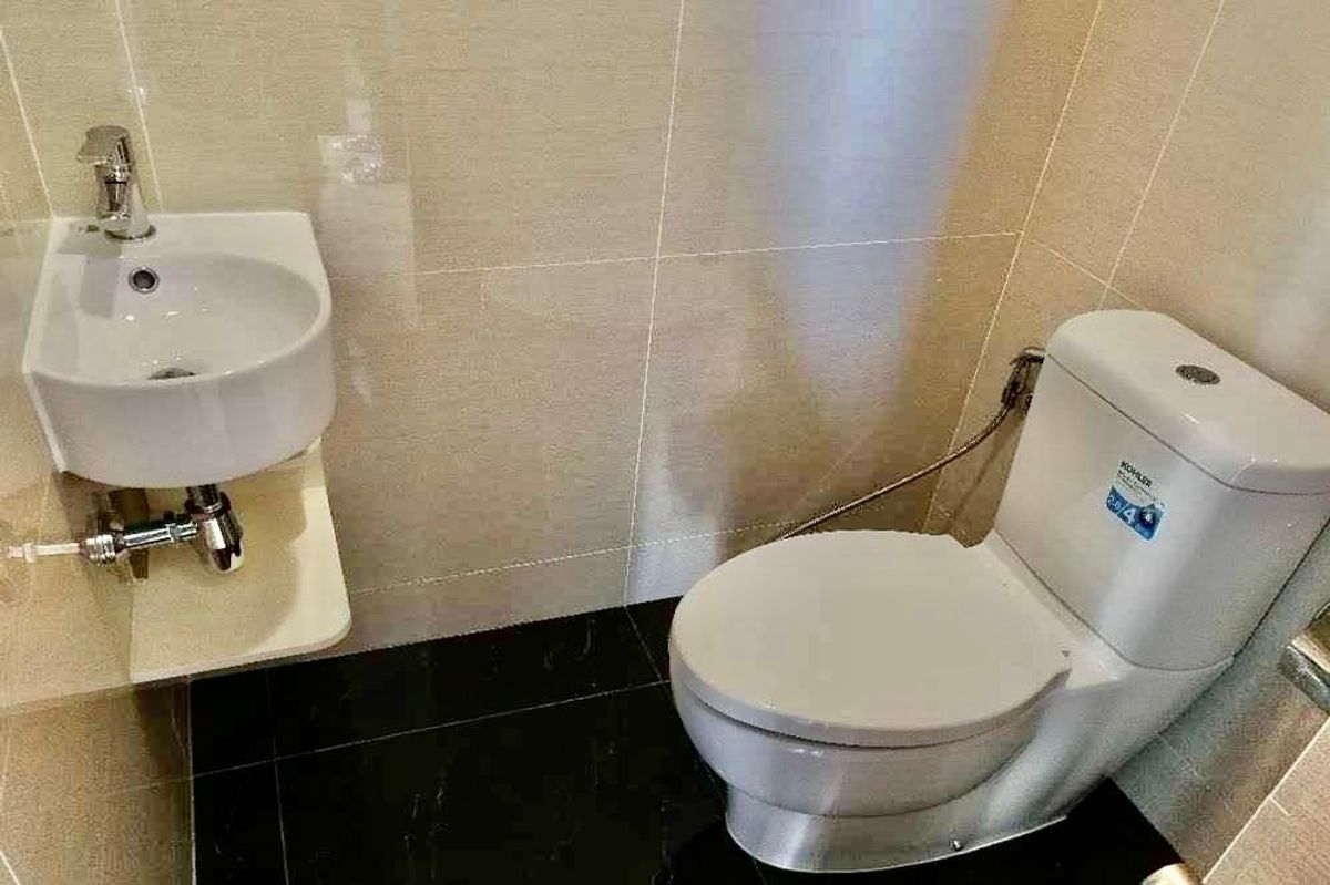 For SaleCondoSukhumvit, Asoke, Thonglor : 🔥 Sale with tenant !!🔥 Code C20230400026..........Park Origin Phrom Phong, 1 bedroom, 1 bathroom, furnished, lower than market price 40%📣📣