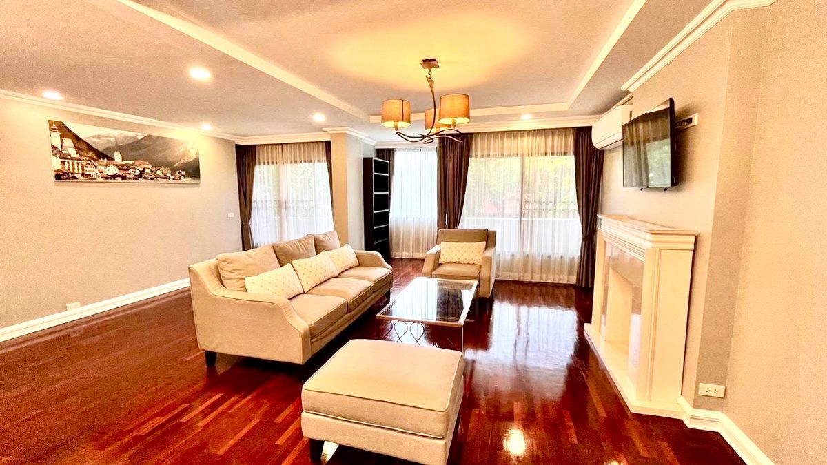 ให้เช่าคอนโดพระราม 3 สาธุประดิษฐ์ : 2-Bedroom Yenakart Garden Condo