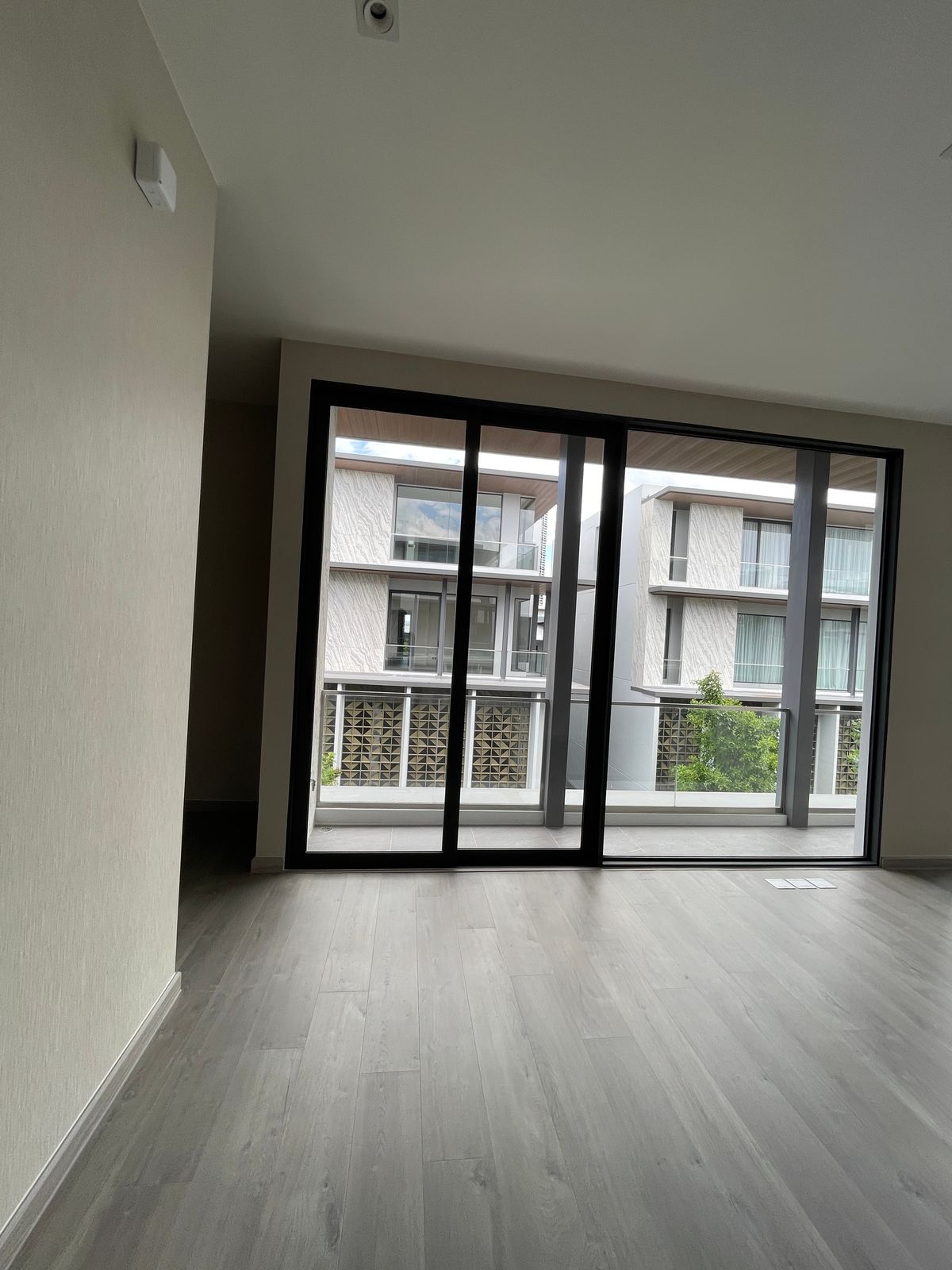 ขายบ้านพระราม 9 เพชรบุรีตัดใหม่ RCA : ขายบ้านAPEX (เอ-เพ็กซ์) อาร์เทล อโศก – พระราม 9 บ้านเดี่ยว 3.5 ชั้น พร้อมสระว่ายน้ำส่วนตัวและลิฟต์ ทำเลทองพระราม 9 ตอบโจทย์ทุกไลฟ์สไตล์ครอบครัวใหญ่ รายล้อมด้วยสิ่งอำนวยความสะดวกครบครัน