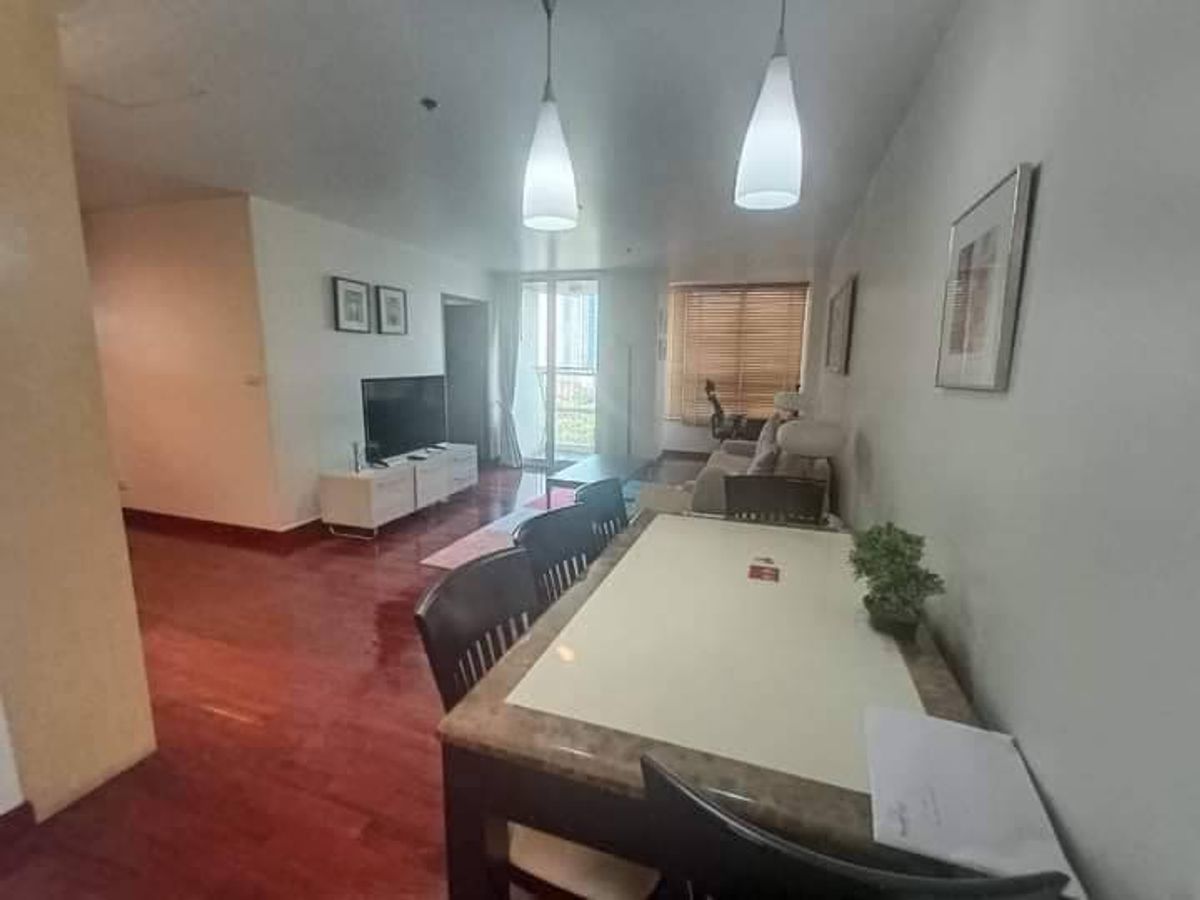 ให้เช่าคอนโดวิทยุ ชิดลม หลังสวน : Condo for rent Urbana Langsuan (S15-22071)