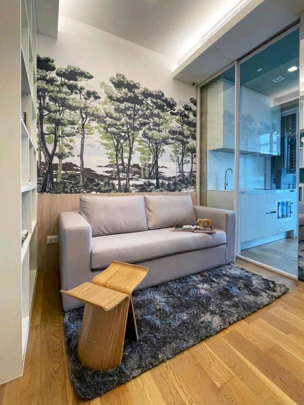 ให้เช่าคอนโดลาดพร้าว เซ็นทรัลลาดพร้าว : 🏙️The Saint 5 แยกลาดพร้าว
ชั้น 28  1 bed 30 ตรม 
วิวเมือง ทิศใต้ 🌇
🚈MRT พหลโยธิน 250 m 
🚈BTS ห้าแยกลาดพร้าว 
🏬เซ็นทรัลลาดพร้าว 450 m