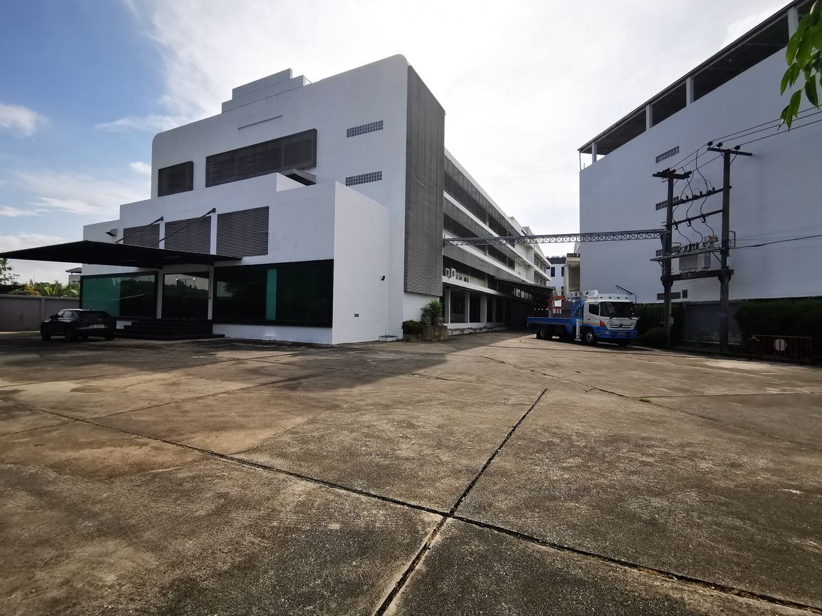 For SaleFactoryOnnut, Udomsuk : Warehouse and Office Building for Sale, Located on Onnut 49 Rd.