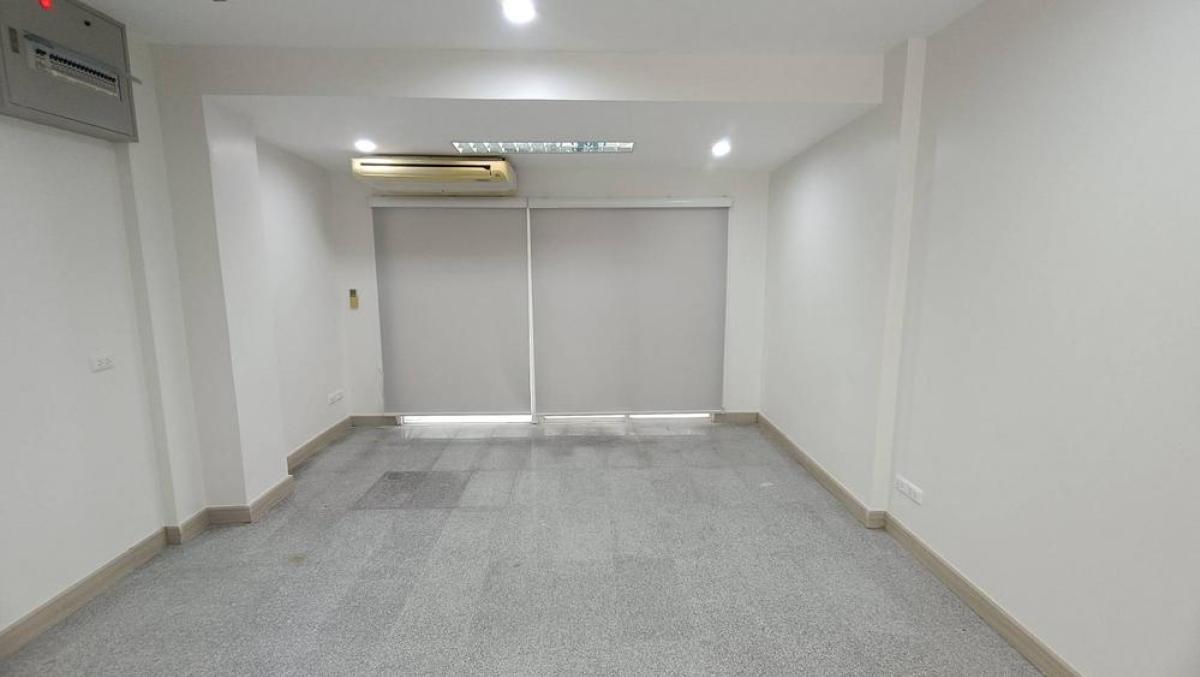 For RentTownhomeSathorn, Narathiwat : Rent a 3-storey townhouse, renovated, Thanapat House, Sathorn-Narathiwat