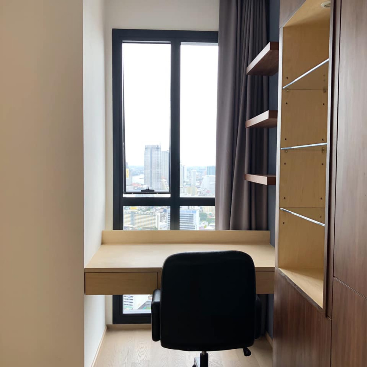 For RentCondoSiam Paragon ,Chulalongkorn,Samyan : Ashton Chula Silom【𝐑𝐄𝐍𝐓】🔥Modern minimalist style decorated room, well-proportioned, open view, not blocked, high floor, quiet in the middle of the city🔥 Contact Line ID: @hacondo