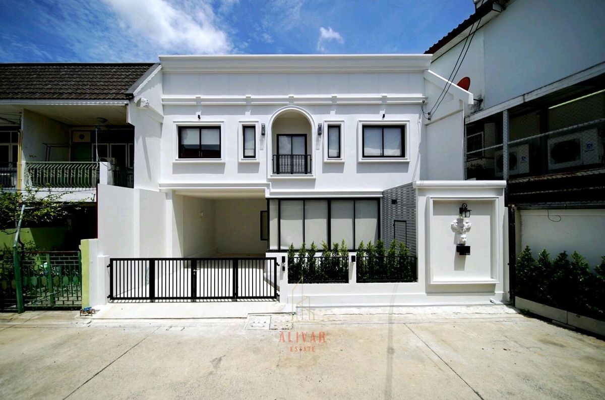 For RentHouseOnnut, Udomsuk : RH060125 For rent 2-storey house, newly renovated, Modern classic style, Pridi Banomyong 42 area