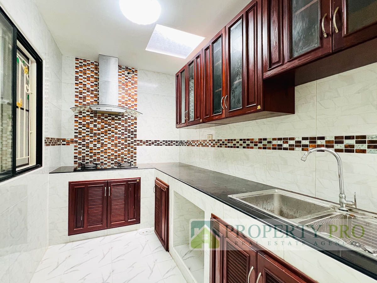 For SaleTownhomePathum Thani,Rangsit, Thammasat : TownHouse for Sale Baan Pruksa 66, 3 Bedroom area 18 Sqw 92 Sqm Near Rangsit, Nawa Nakhon, Khlong Luang, Talaad Thai : EL25S-007